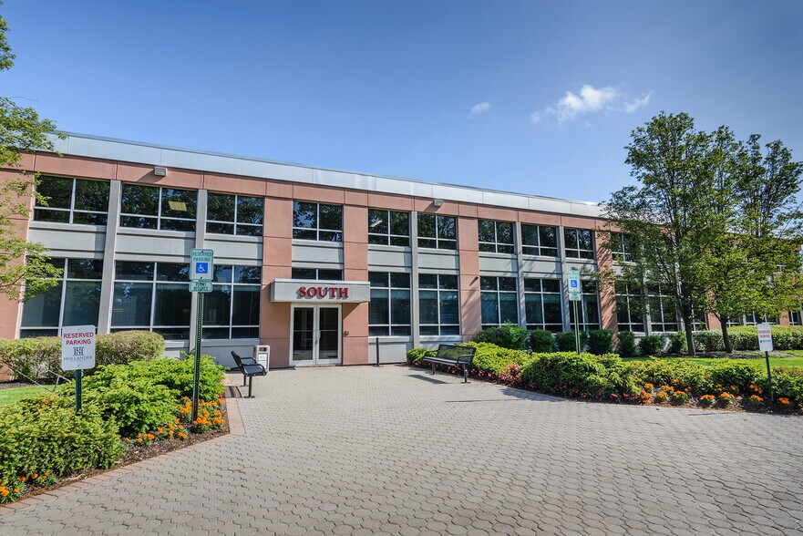 More Photos Of 105 Maxess Rd, Melville Office For Lease