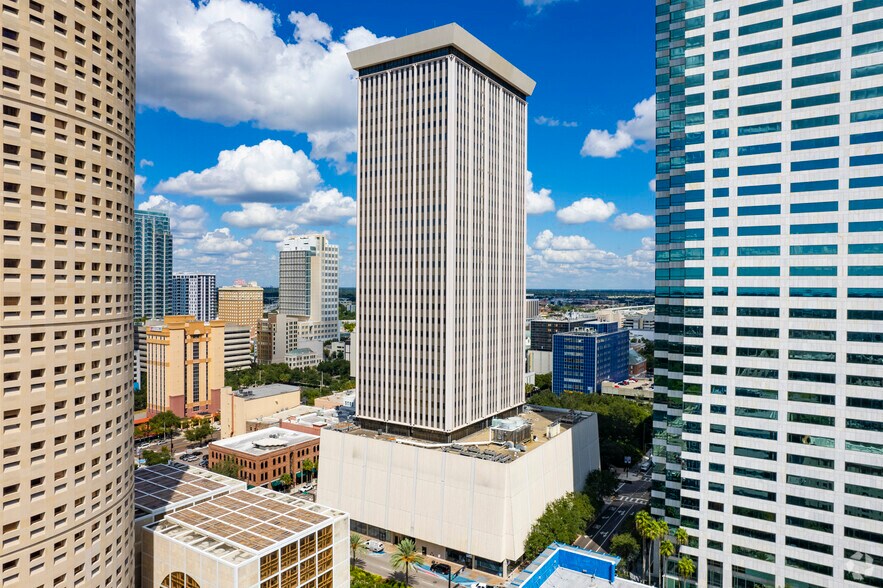 Primary Photo Of 400 N Tampa St, Tampa Office For Lease