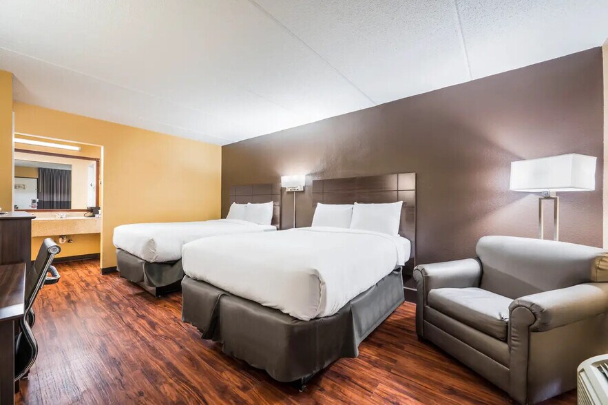 More Photos Of 2015 Military Rd, Columbus Hotel For Sale