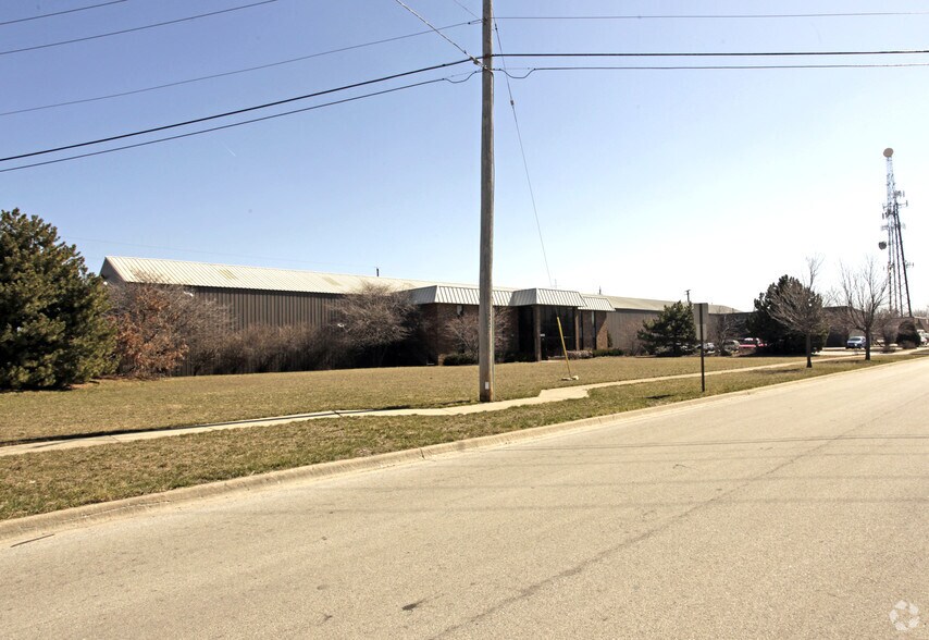 More Photos Of 6655 W Kitty Ave, Chicago Ridge Office For Sale