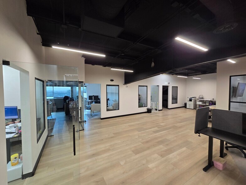 More Photos Of 1041 Eastside Rd, El Paso Warehouse For Sale