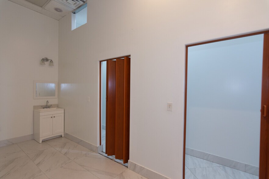 More Photos Of 399 W Louis Henna Blvd, Austin Unknown For Sale