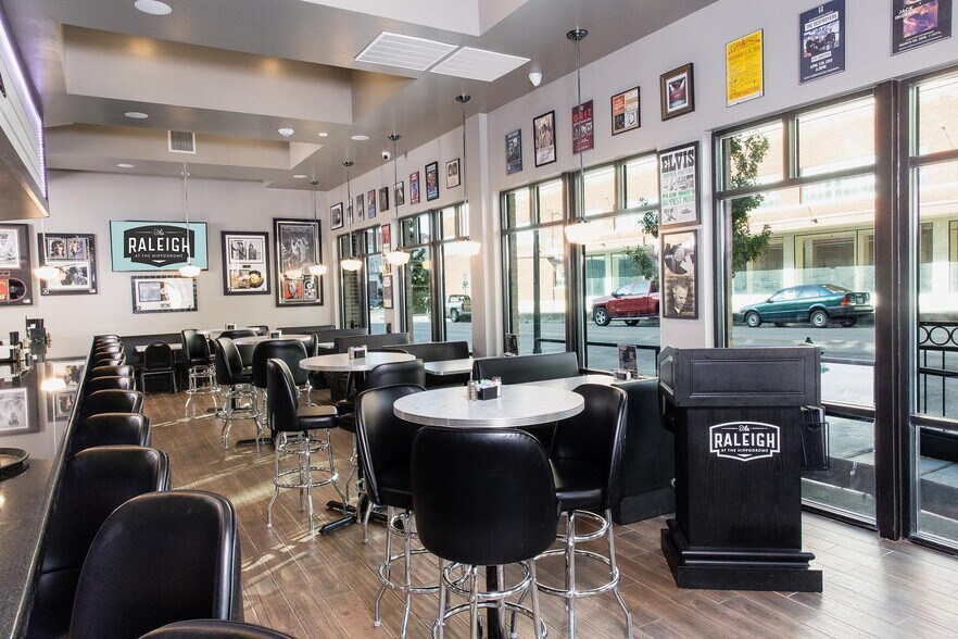 More Photos Of 724 Austin Ave, Waco Restaurant For Lease