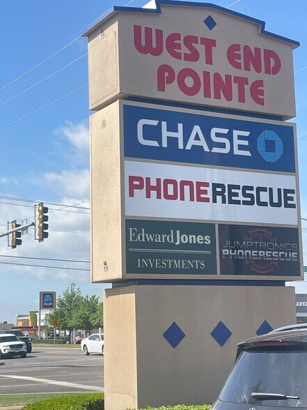 More Photos Of 1769-1779 Garth Brooks Blvd, Yukon Freestanding For Lease