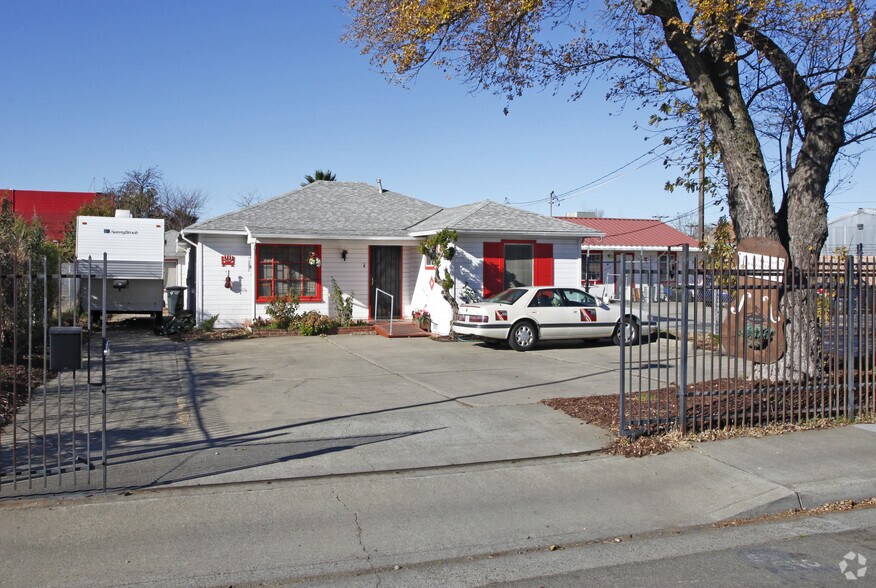 More Photos Of 2513 Connie Dr, Sacramento Office For Sale