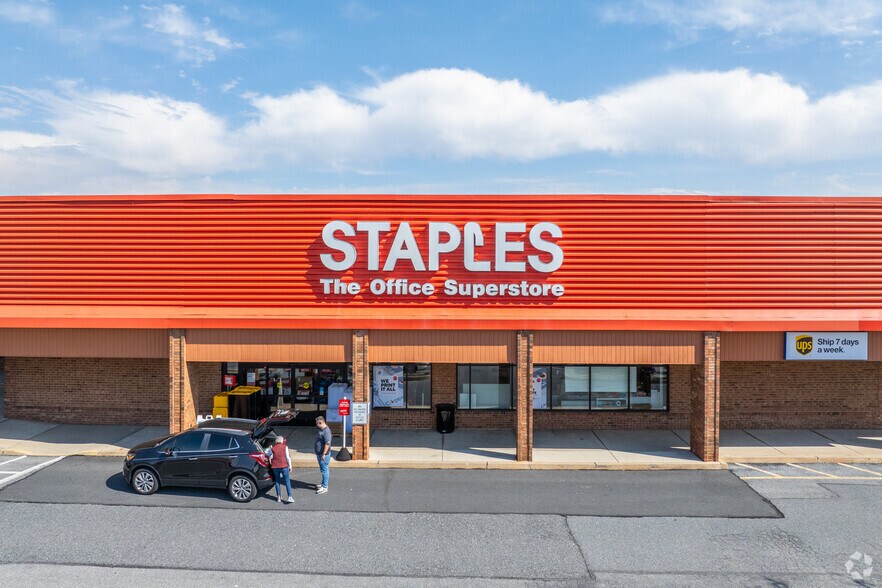 More Photos Of 1740-1860 Quentin Rd, Lebanon Unknown For Lease