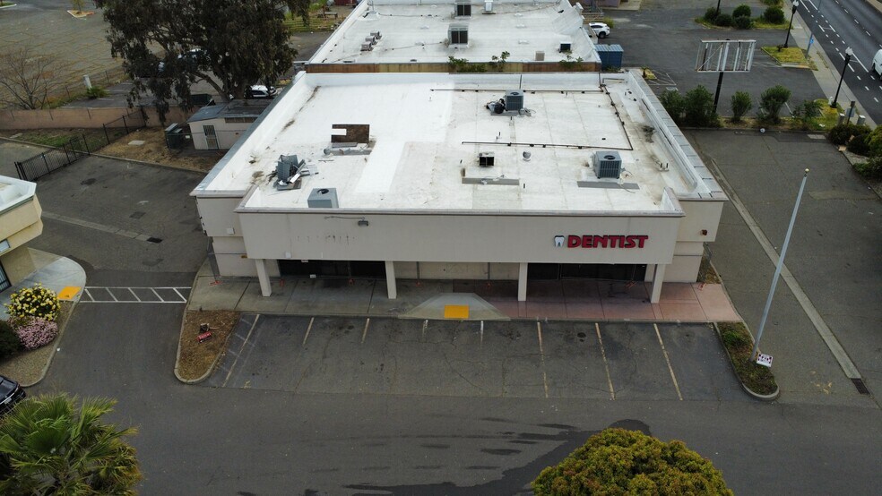 More Photos Of 6966 65th Expy, Sacramento General Retail For Sale