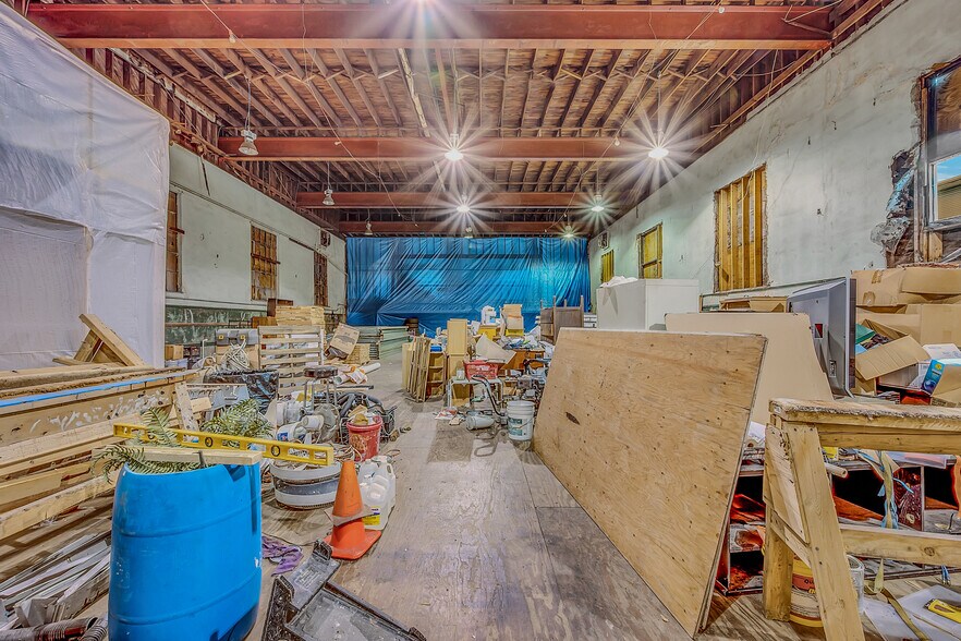 More Photos Of 531 George St, Throop Industrial For Sale