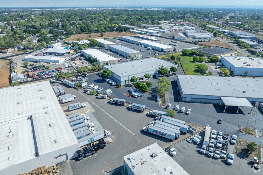More Photos Of 2709 Academy Way, Sacramento Warehouse For Lease