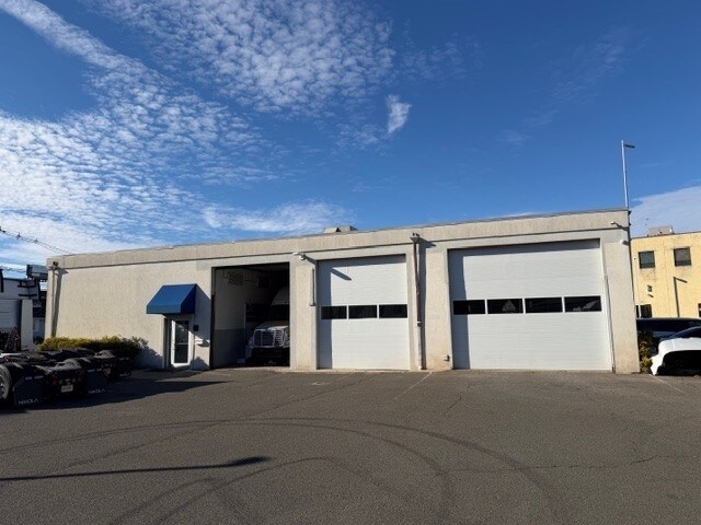 More Photos Of 207 W Central Ave, Maywood Auto Repair For Lease