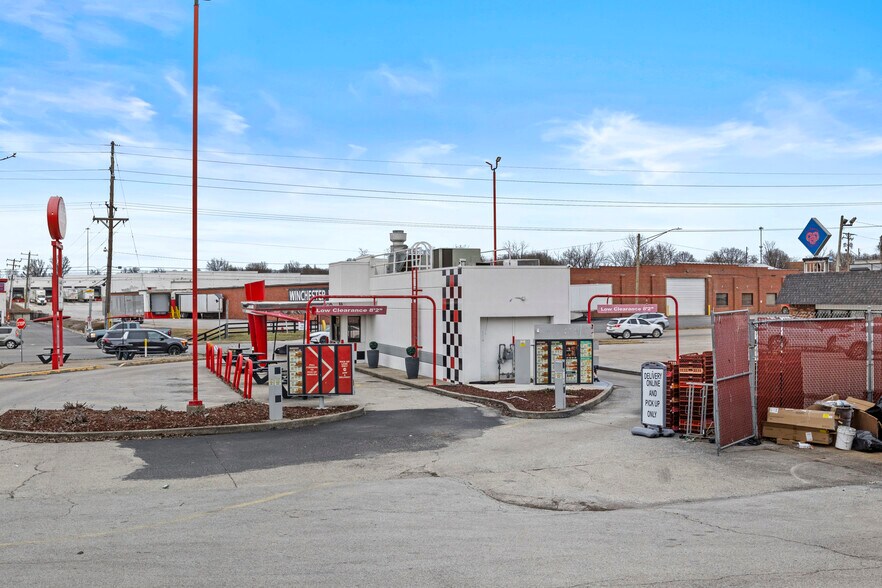 More Photos Of 1478 W Lexington Ave, Winchester Fast Food For Lease