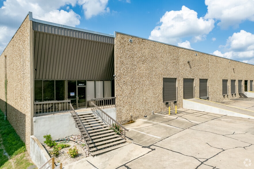 Primary Photo Of 10315 Metropolitan Dr, Austin Warehouse For Lease