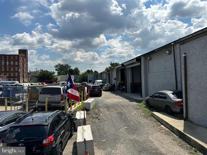 More Photos Of 2929-69 B St, Philadelphia Warehouse For Sale