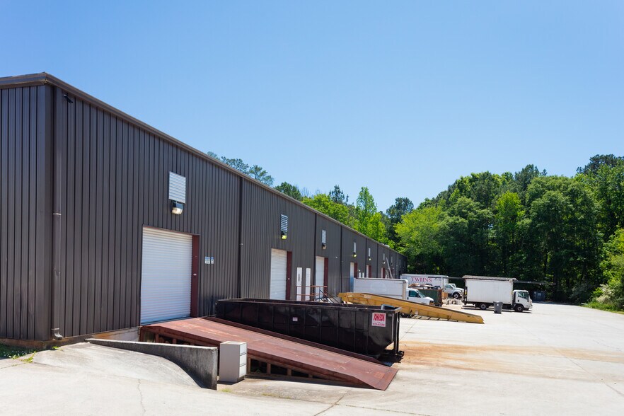 More Photos Of 10 Andrew Dr, Stockbridge Warehouse For Lease