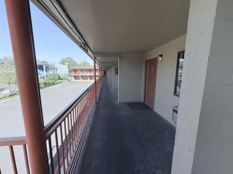 More Photos Of 1131 Austin Hwy, San Antonio Hotel For Sale