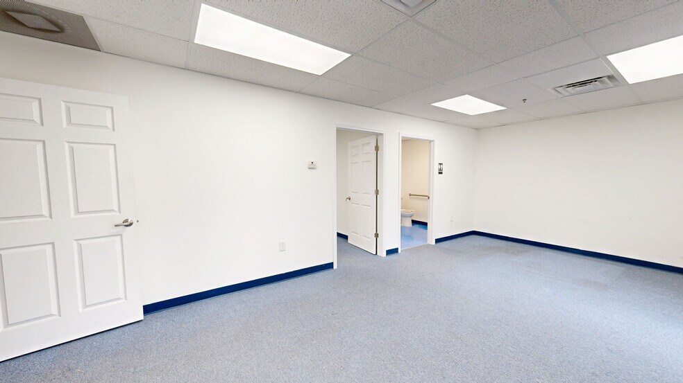 More Photos Of 14476 Duval Pl W, Jacksonville Unknown For Lease