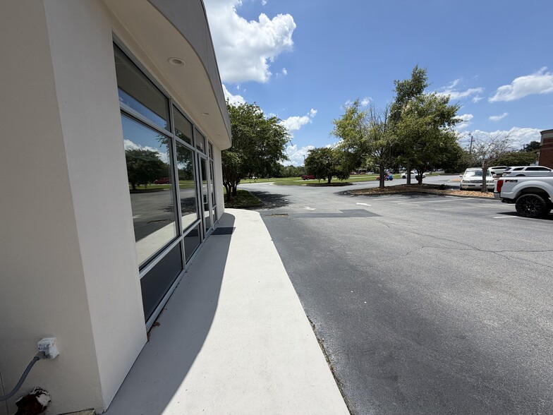 More Photos Of 3263 Inner Perimeter Rd, Valdosta General Retail For Lease
