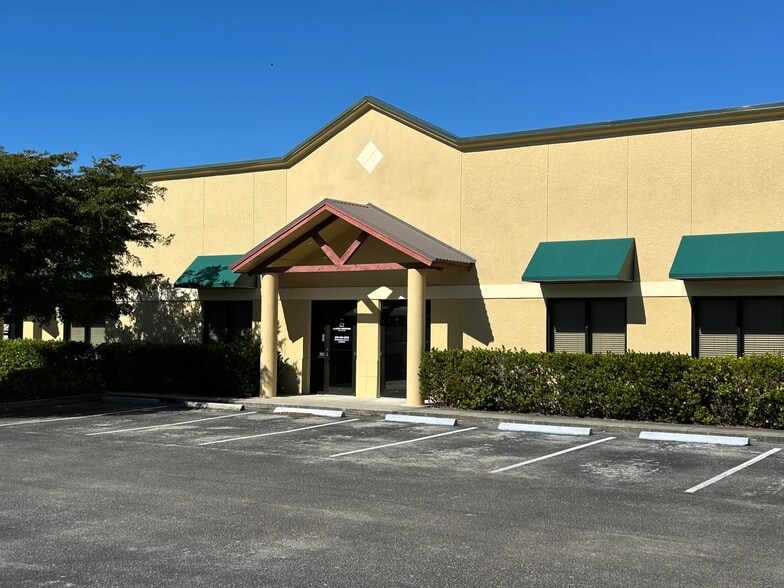 More Photos Of 10970 S Cleveland Ave, Fort Myers Office For Sale