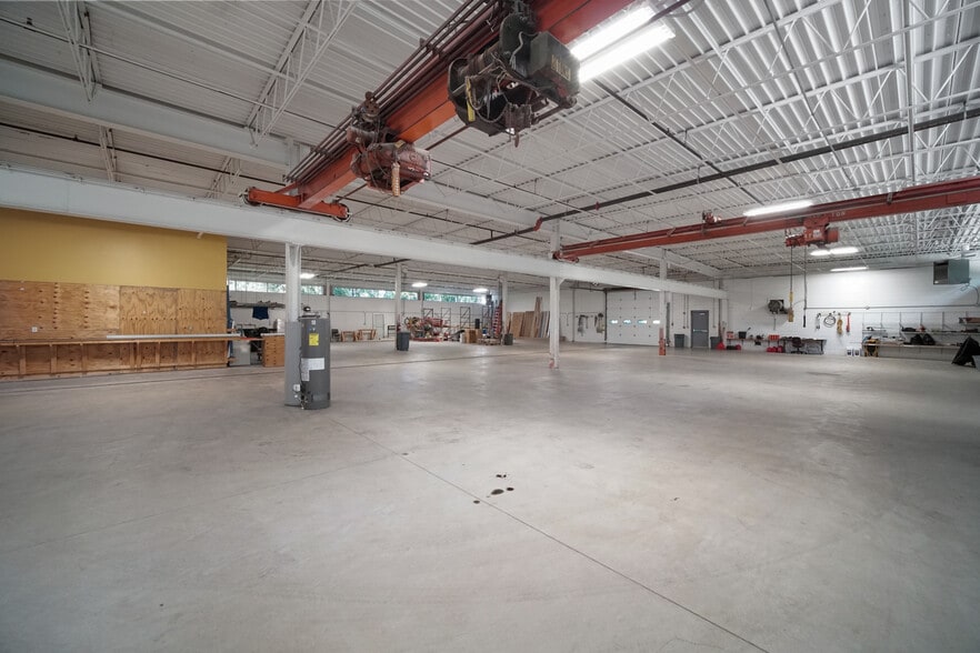 More Photos Of 1225 E Washington St, Joliet Flex For Sale