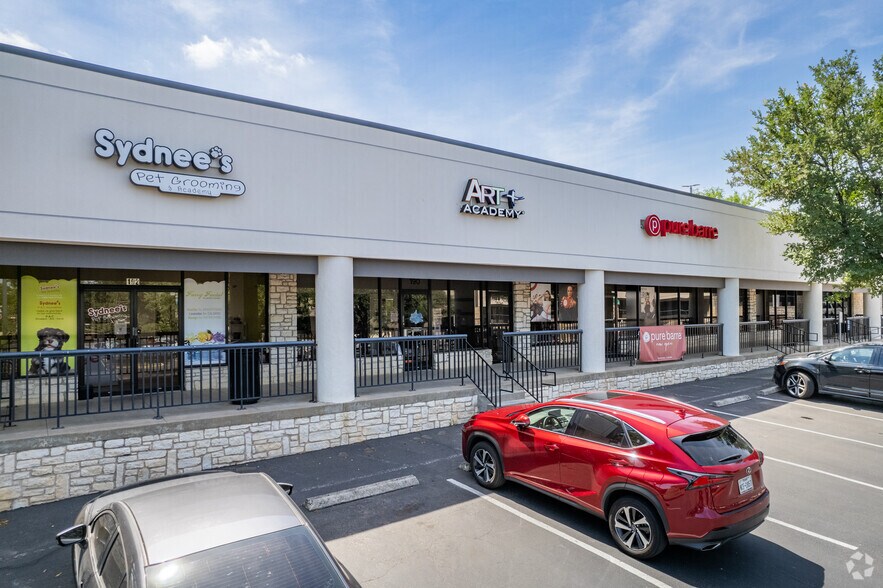 More Photos Of 2300 Lohman's Crossing Rd, Lakeway Unknown For Lease