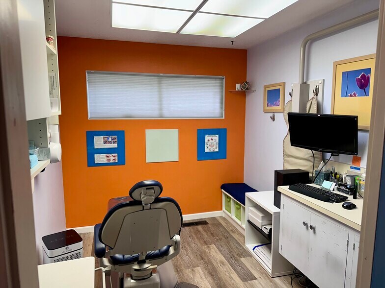 More Photos Of 6227 SE Powell Blvd, Portland Medical For Sale