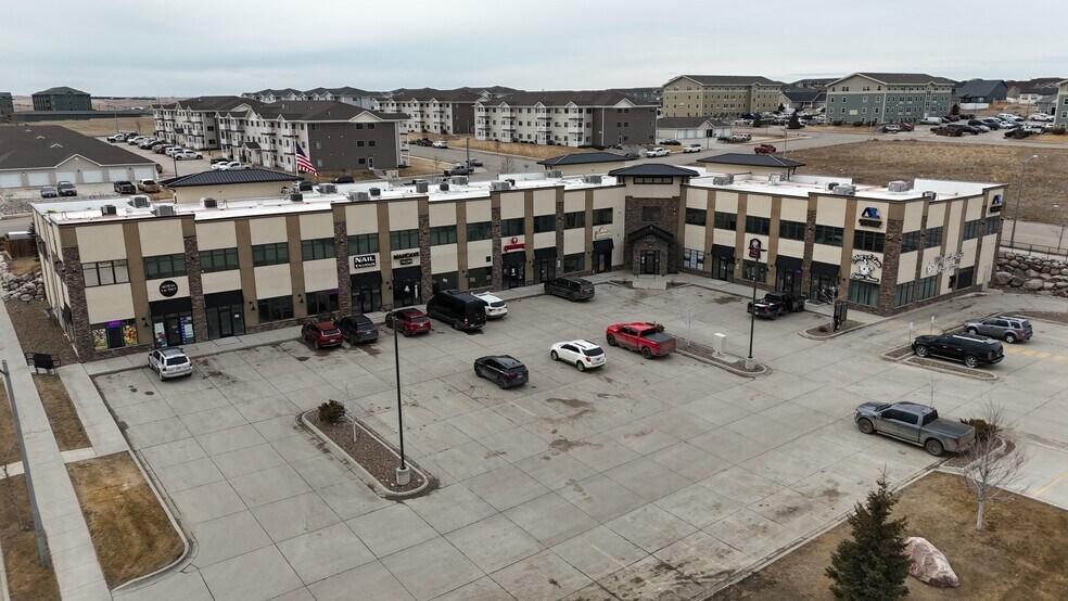 More Photos Of 3210 27th St W, Williston Office For Lease