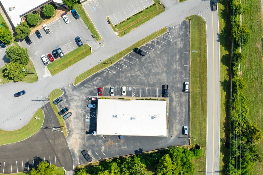 More Photos Of 7113 Peach Ct, Brentwood Medical For Lease