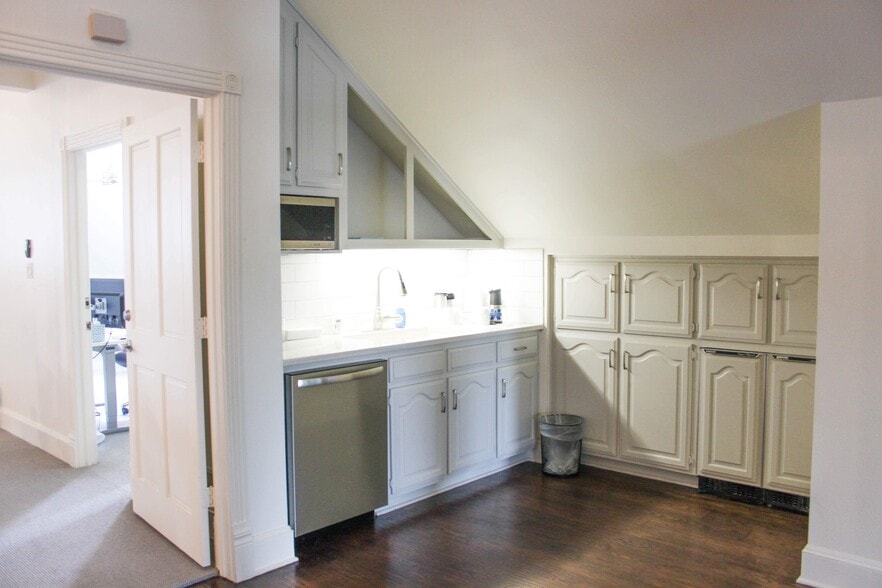 More Photos Of 2707 State St, Dallas Office Residential For Lease