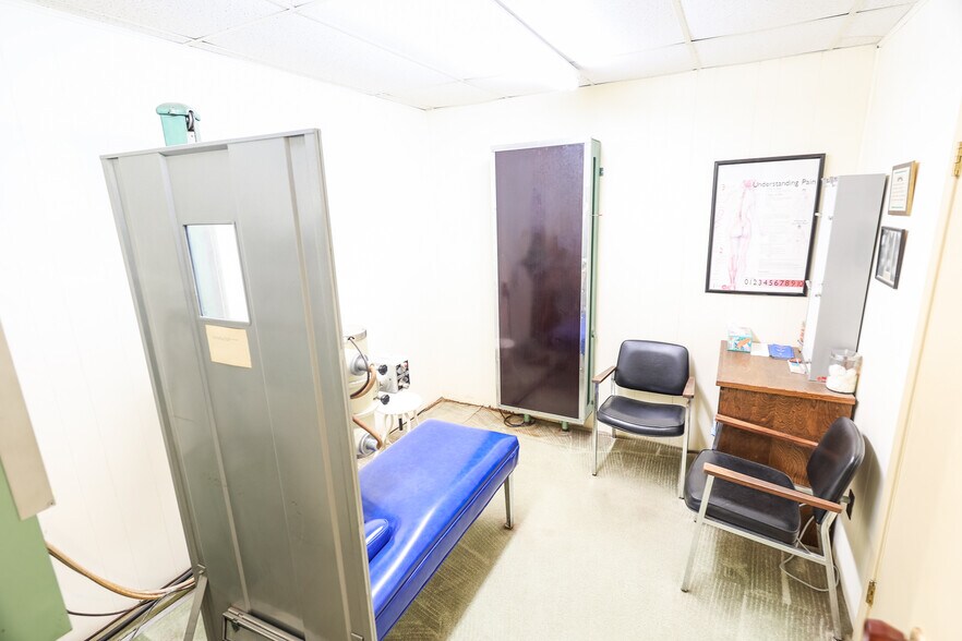 More Photos Of 3110 Gilmer Rd, Longview Office For Sale