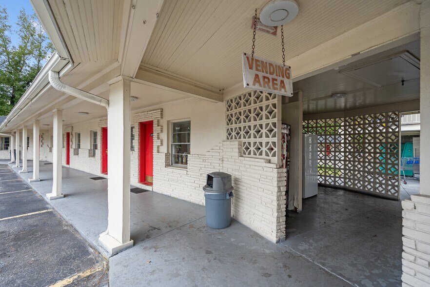 More Photos Of 2929 Market St, Wilmington Land For Sale