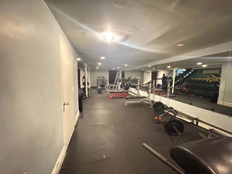 More Photos Of 42 5th Ave, Brooklyn Storefront Retail Residential For Lease