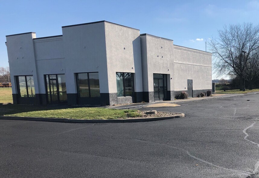 Primary Photo Of 2775 Woodlawn Rd, Lincoln Fast Food For Sale