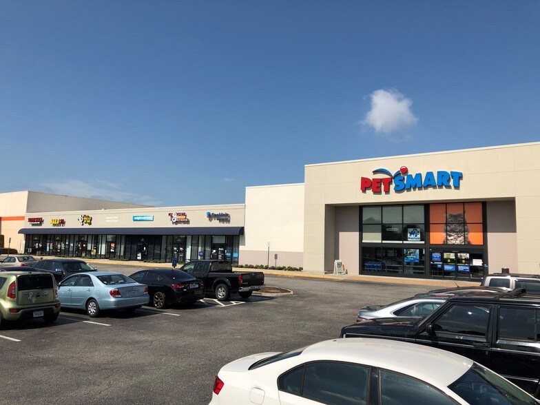 More Photos Of 1201-1301 N Military Hwy, Norfolk Unknown For Lease