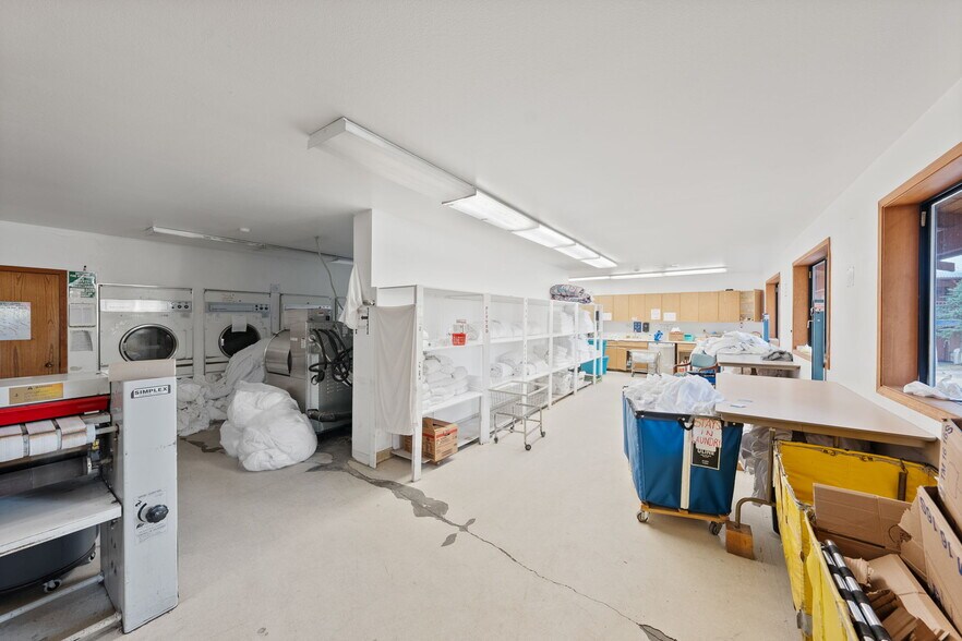 More Photos Of 3105 NE O. B. Riley Rd, Bend Hotel For Sale