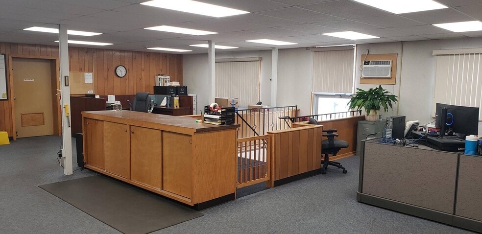More Photos Of 511 3rd St NW, Bemidji Distribution For Sale