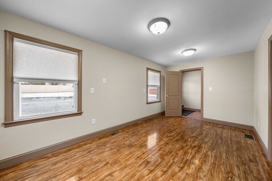 More Photos Of 2417 Silverside Rd, Wilmington Office For Sale