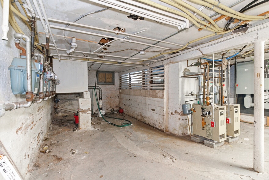 More Photos Of 369 E Kinney St, Newark Apartments For Sale