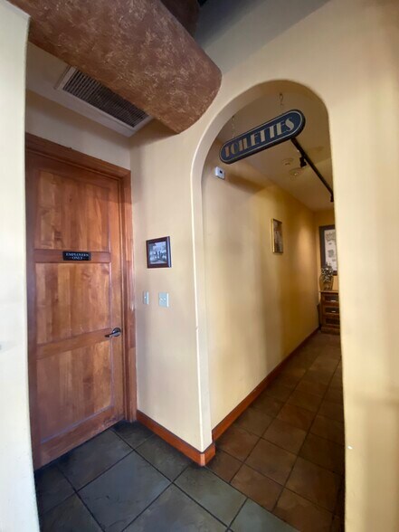 More Photos Of 3504 Highway 365, Nederland General Retail For Lease