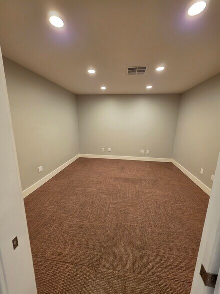 More Photos Of 11654 W Pico Blvd, Los Angeles Office For Lease