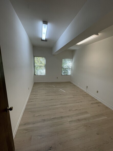 More Photos Of 4005 Spicewood Springs Rd, Austin Office For Sale