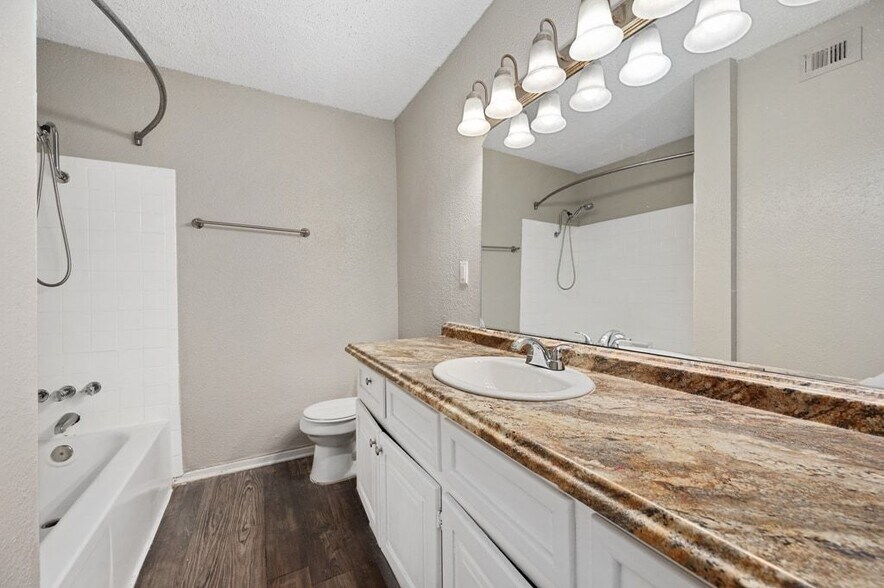 More Photos Of 5606 N Lamar Blvd, Austin Apartments For Sale