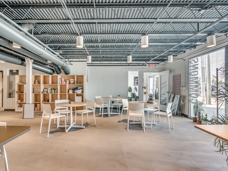 More Photos Of 916 NW 6th St, Oklahoma City Storefront Retail Office For Sale