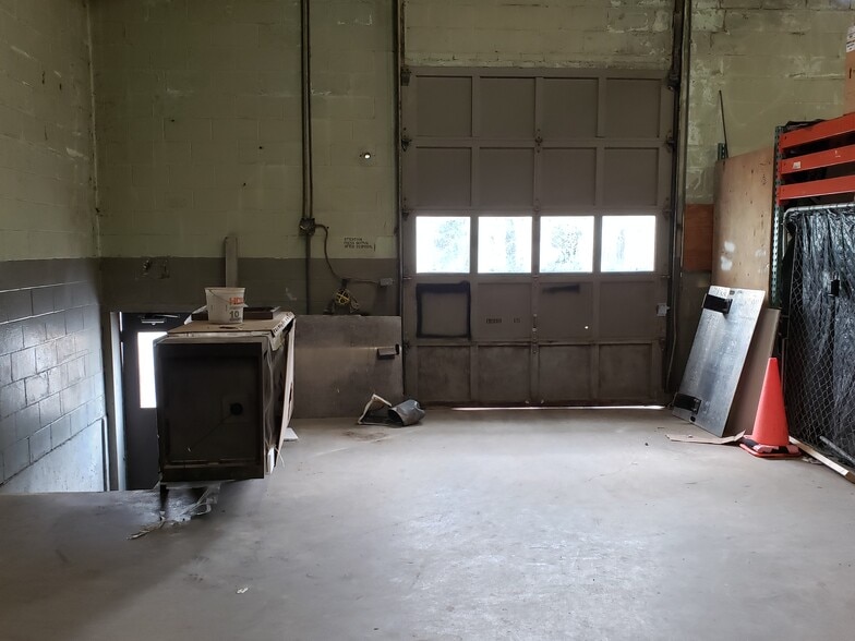 More Photos Of 28 Draper Ln, Canton Manufacturing For Lease