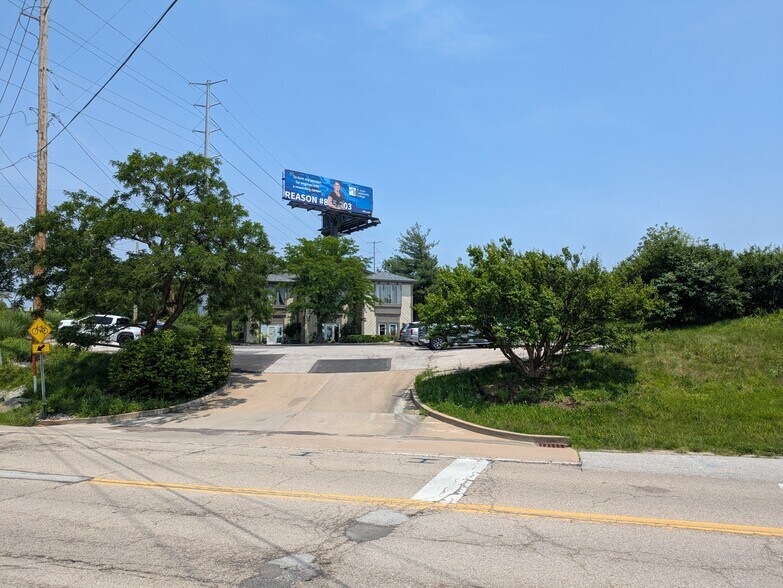 More Photos Of 600 S Holmes Ave, Saint Louis Office For Sale