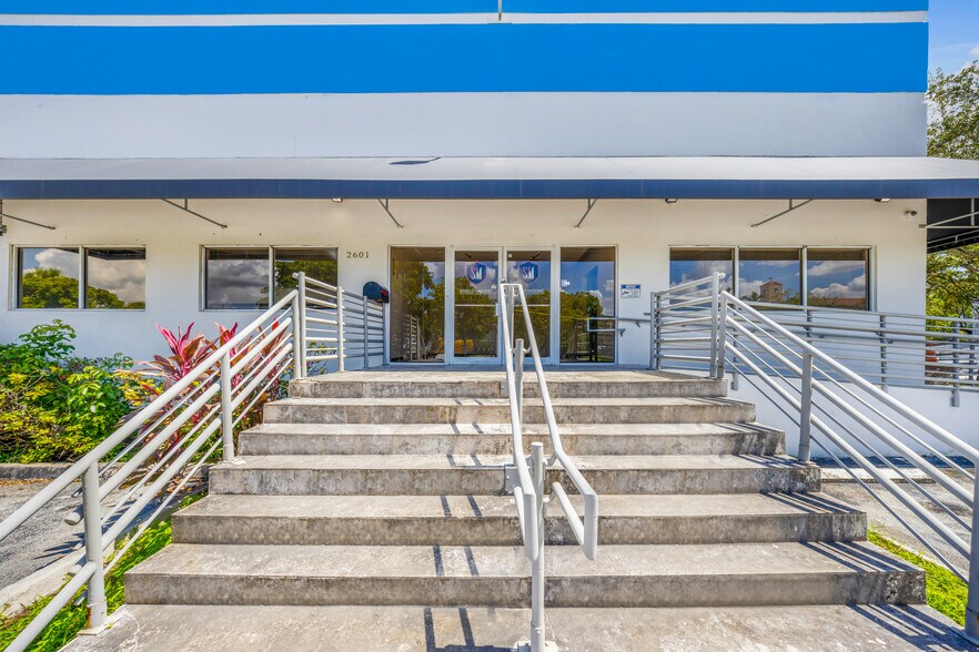 More Photos Of 2601 NW 105th Ave, Miami Warehouse For Sale