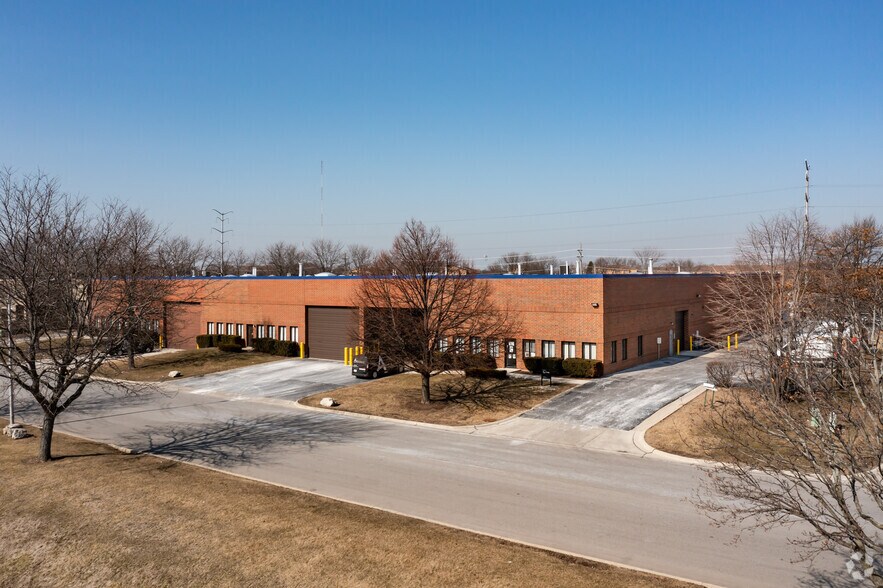 More Photos Of 490 Windy Point Dr, Glendale Heights Warehouse For Lease
