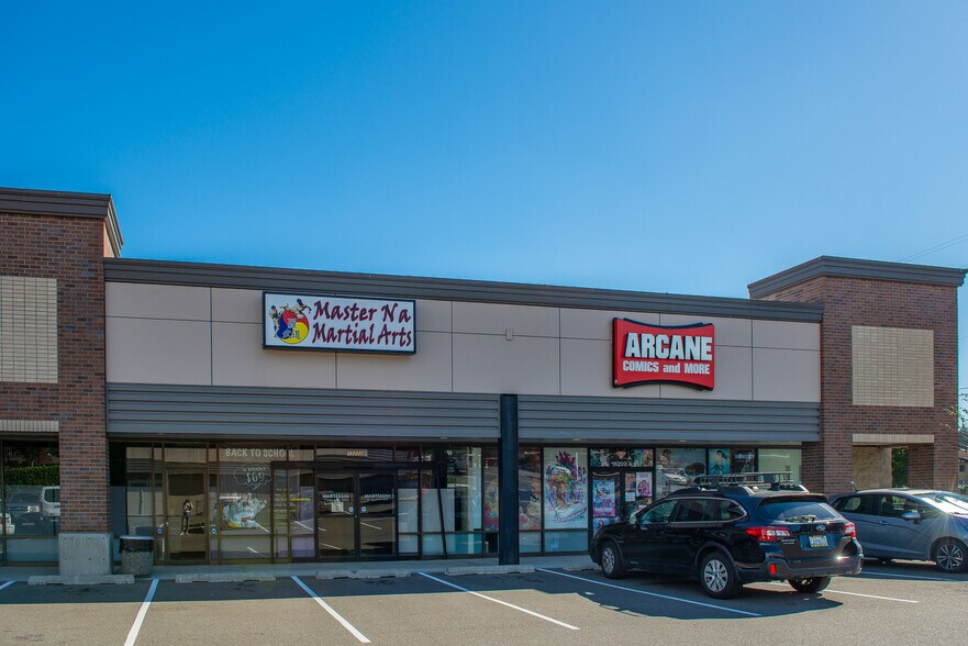 More Photos Of 15252 Aurora Ave N, Seattle General Retail For Lease