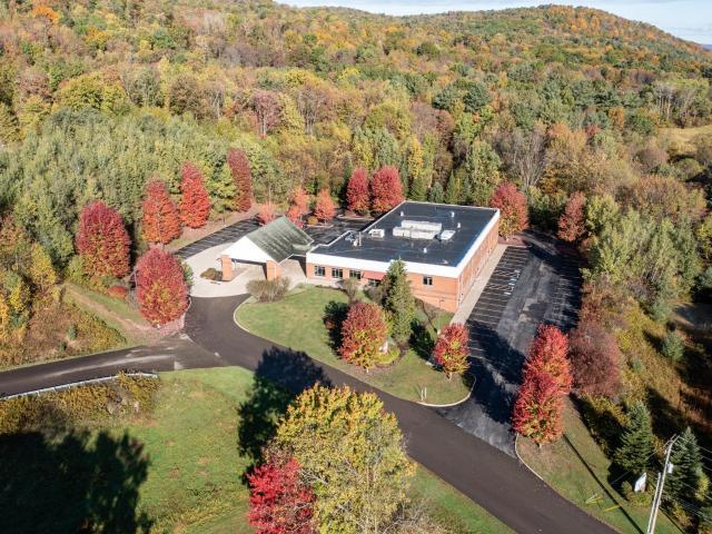 More Photos Of 10 Timberview Ln, Russell Medical For Sale