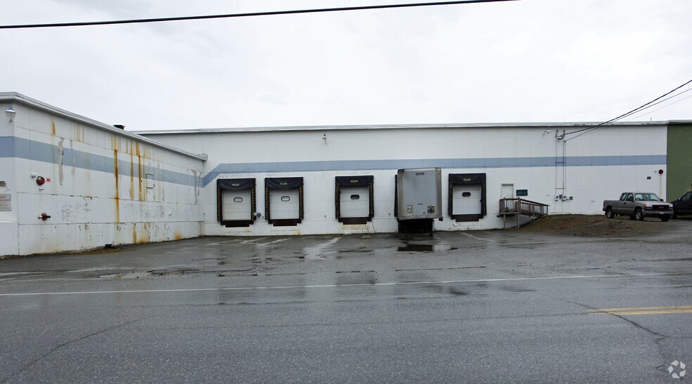 More Photos Of 650 River Rd, Gardiner Warehouse For Lease