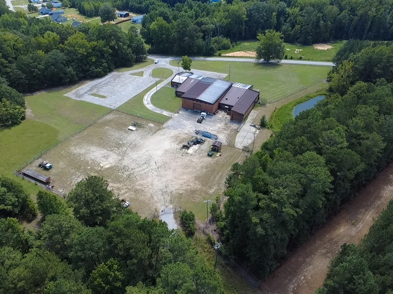 More Photos Of 704 State Road S-13-680, Jefferson Manufacturing For Sale
